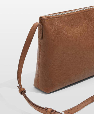 COUNTRY ROAD
Heritage Leather
Crossbody