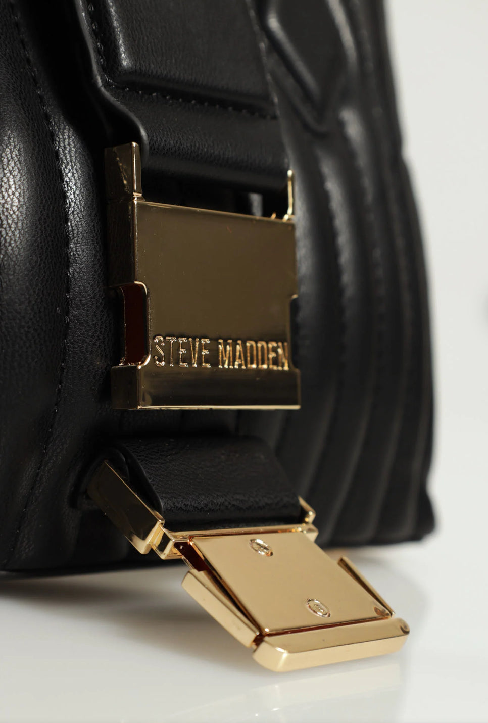 STEVE MADDEN
Bravi Bag